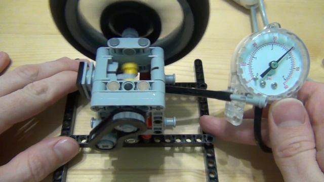 Пневматический двигатель. Тест нового цилиндра. Lego pneumatic engine. Test new cylinder смотреть онлайн