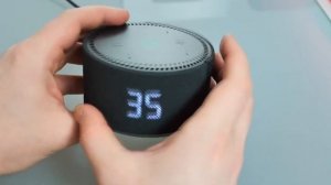 Умная колонка Яндекс Станция Мини с часами и голосовым помощником Алисой.