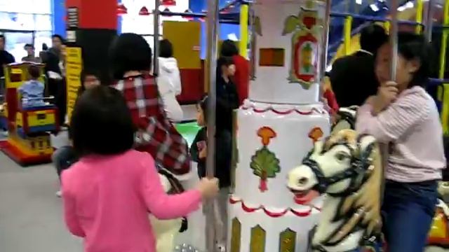 Riding the Mary Go Around in Christmas Party смотреть онлайн
