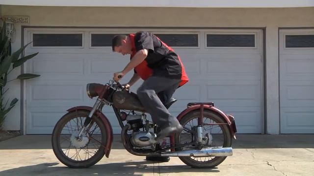 Motorcycle Kick Start Demonstration: 1952 Hoffmann MR175 смотреть онлайн