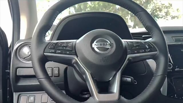 Nissan Navara 2022 VE AT 4x2 Calibre смотреть онлайн