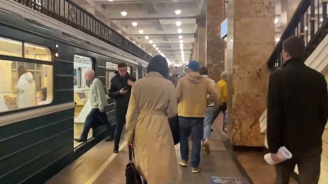 Ярославский вокзал - Восточный вокзал. Как добраться на Метро смотреть онлайн