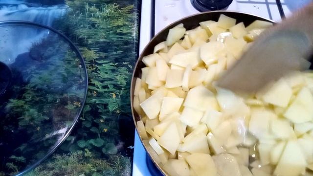 Как правильно жарить картошку. Жареная картошка с секретом. Мамины рецепты Великий пост 24 день смотреть онлайн