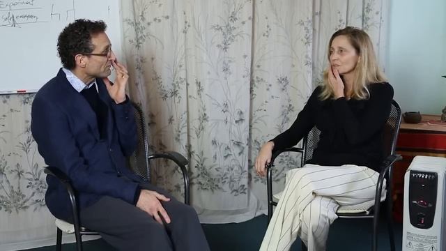 Gestalt Therapy demonstration: Letting go of being in charge...let me carry your weight смотреть онлайн