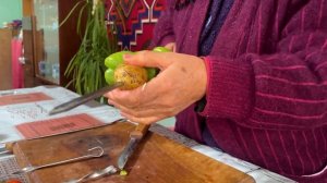 Семейный Зимний Ужин из Бараньих Ножек с Овощами в Тандыре.