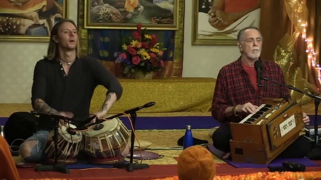 Krishna Das - Devikanandan Gopala, Hare Krishna and more - Yoga of Chant Festival смотреть онлайн