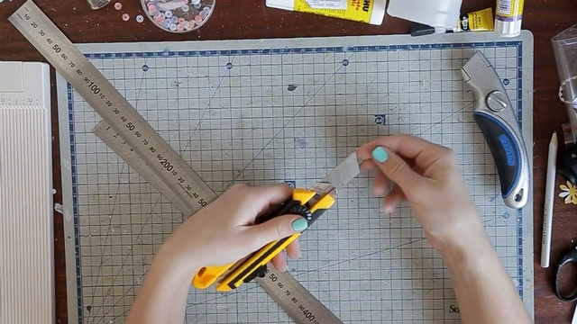 Скрапбукинг. Про Инструменты и Клей