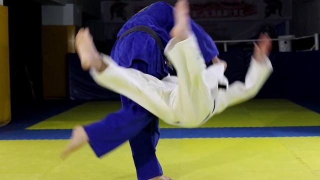 Бросок Отхват под две ноги (Тэкэндо) смотреть онлайн