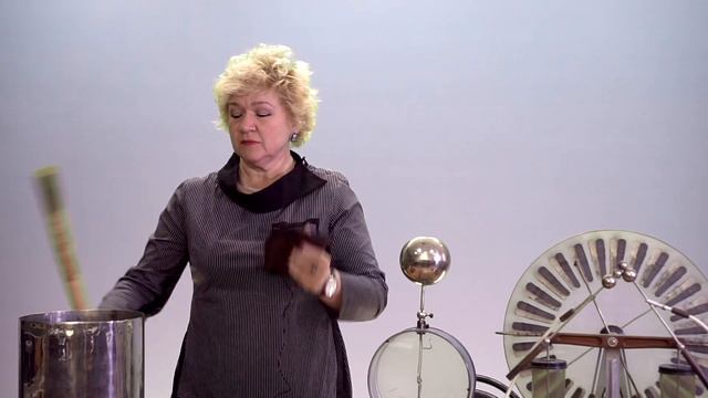 Электростатика. Проводники и диэлектрики в электрическом поле смотреть онлайн