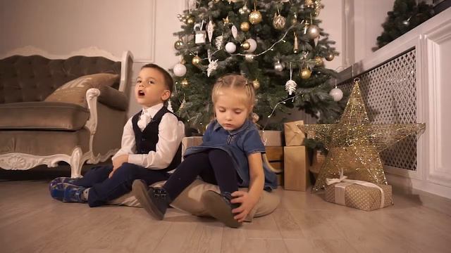 С Новым годом! Даша и Игорь. смотреть онлайн