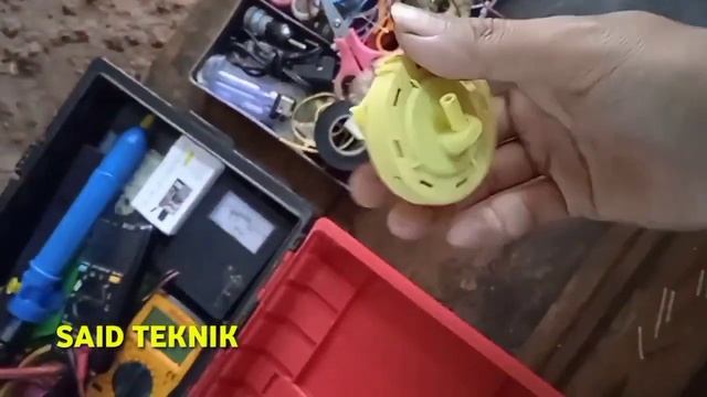 CARA SERVIS MESIN CUCI SATU TABUNG EROR MUNCUL TULISAN E8. POLYTRON. смотреть онлайн