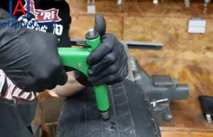 Оборудование для ремонта шин №1.