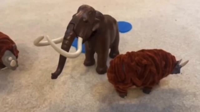 Woolly Mammoth Vs. Woolly Rhinoceros!