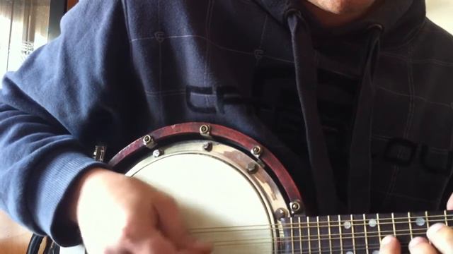 Playing Vittorino's favourite song on Banjo-Mandolin смотреть онлайн