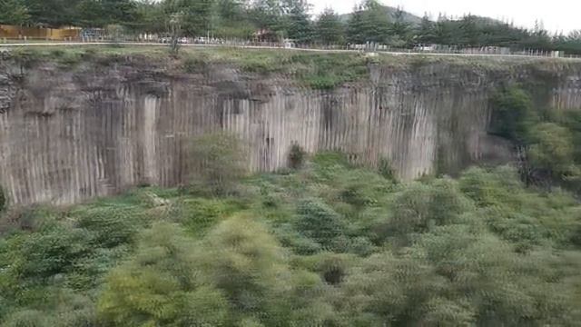 Призмас базальтикас и большой кактус, Мексика 2018г. смотреть онлайн