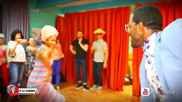 Adonis bailando salsa por primera vez con Lisandra en Moscú, Rusia rumba salsa timba cubana смотреть онлайн