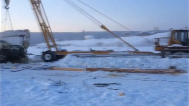 Спасатели МЧС подняли на поверхность затонувший на Лене автокран смотреть онлайн