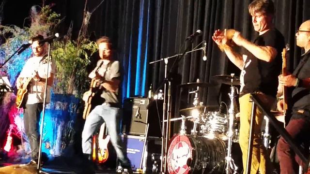 Mark Sheppard plays with Louden Swain смотреть онлайн