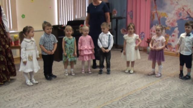 хоровод с Матрёшкой и песенка про маму смотреть онлайн