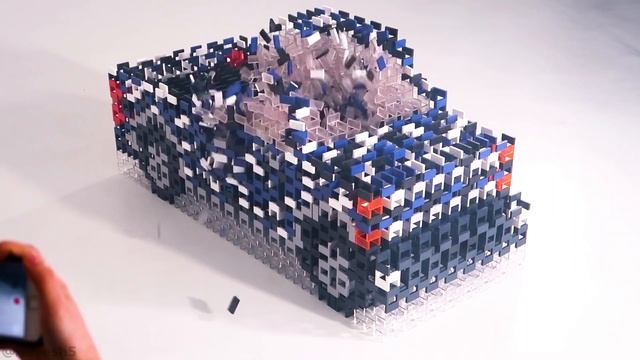GIANT TRUCK MADE OF 7,000 DOMINOES! смотреть онлайн