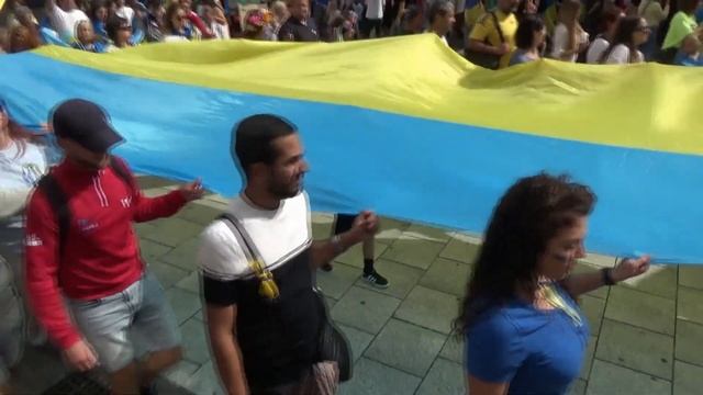 Марш мира. День независимости Украины. Город Кардифф. Великобритания. смотреть онлайн