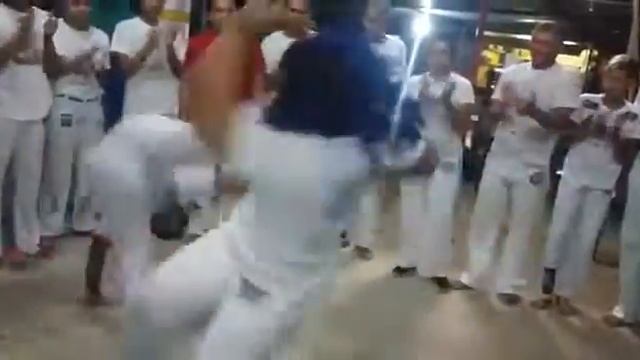 Simplesmente capoeira смотреть онлайн