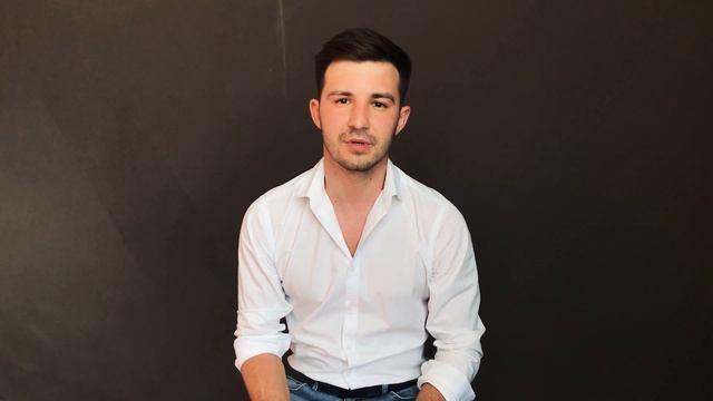 Стихотворение «Я в глазах твоих утону,можно?» (Роберт Рождественский) смотреть онлайн