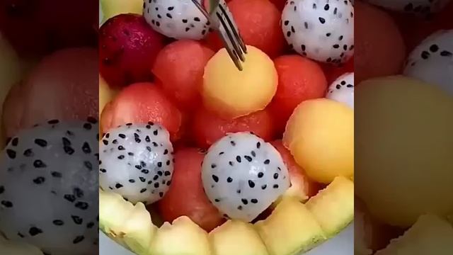 Гаджет для кухни Оригинальный нож для нарезки фруктов #shorts смотреть онлайн