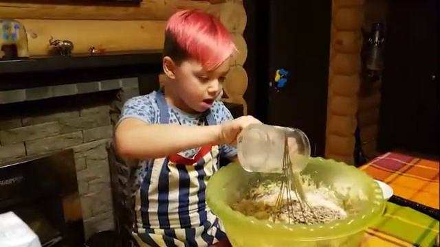 Арсений Толстобров НОВОГОДНИЕ КЕКСЫ