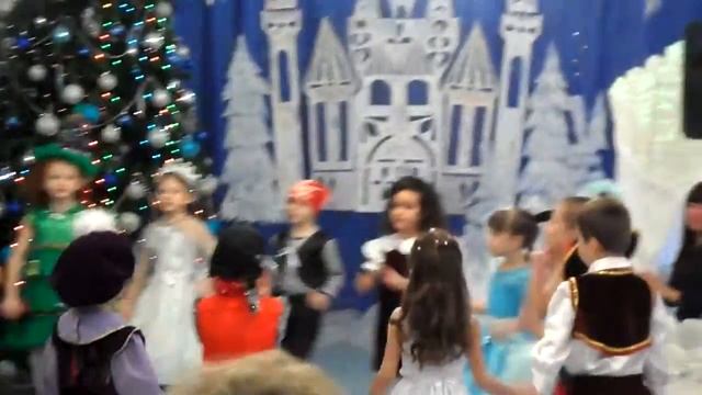 Новогодний утренник у Лёвушки 28 12 2016 Часть 3 Стишки Песни Хороводы смотреть онлайн