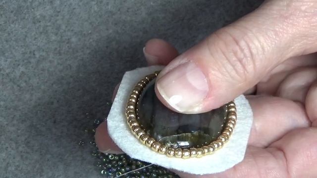 Tutorial #5 :Beaded Embroidery Techniques Bezels. Мастер класс, оплетение кабошона. смотреть онлайн