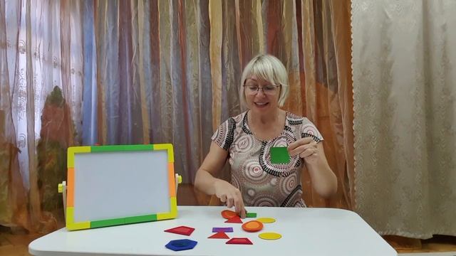 Юлия Дерябкина, педагог доп. образования Школы № 1359. Авторская игра «Бегемотики»