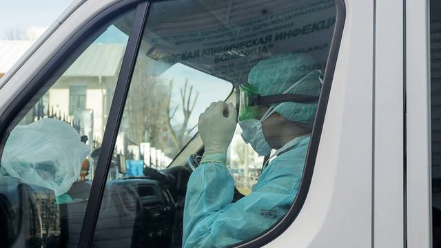 В Белоруссии около 14,5 тысячи человек находятся под наблюдением смотреть онлайн