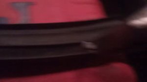 Способ установки клипс в уплотнительную резинку.