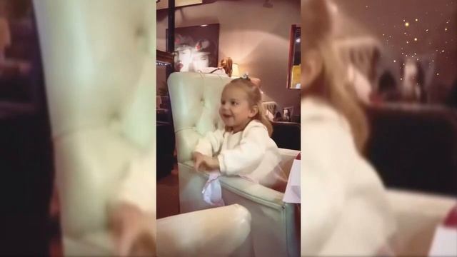 Дочка певицы Нюши научилась есть суп китайскими палочками