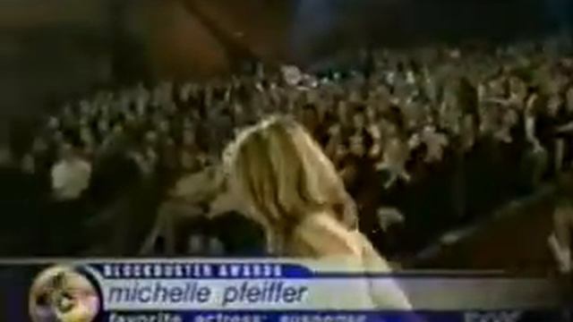 Michelle Pfeiffer Wins Blockbuster Award 2001