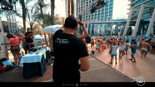 Chaves and Silvia | Bachata Sensual | Benidorm Summer festival смотреть онлайн