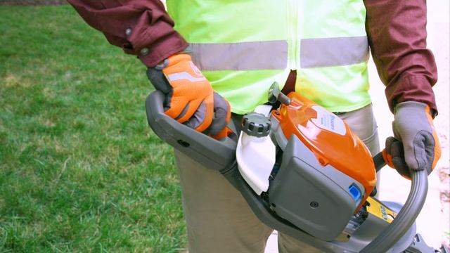 Check Out Husqvarna’s New Professional Fuel-Efficient Gas Hedge Trimmers | Husqvarna смотреть онлайн