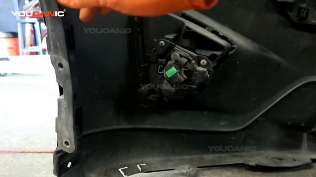 2013-2017 Mazda CX-5 - Fog Light Bulb Replacement смотреть онлайн