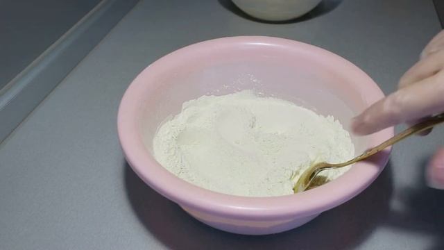 ВКУСНЕЙШИЕ ПИРОЖКИ КАК ПУХ / БЮДЖЕТНЫЙ ВАРИАНТ ДРОЖЖЕВОГО ТЕСТА смотреть онлайн