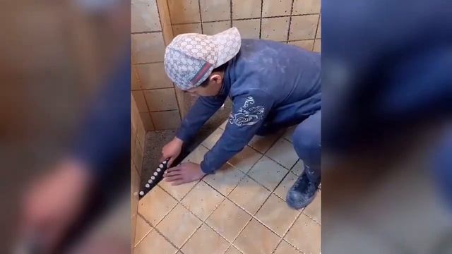 ?СУПЕР ИНСТРУМЕНТ ДЛЯ ПЛИТОЧНИКА! ШАБЛОН ДЛЯ СТРОИТЕЛЬСТВА И РЕМОНТА смотреть онлайн