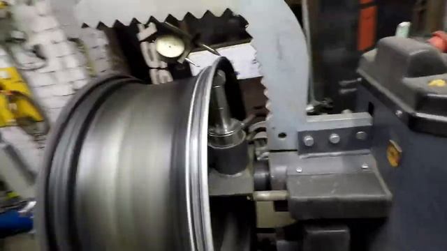 Ремонт и TIG сварка авто диска 22 дюйма. Auto disku metināšana un valcēšana. TIG welding. смотреть онлайн