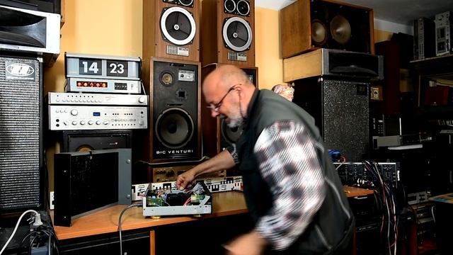 C.E.C. CD3100 CD PLAYER - AES/EBU Digital Output - Coaxial Output