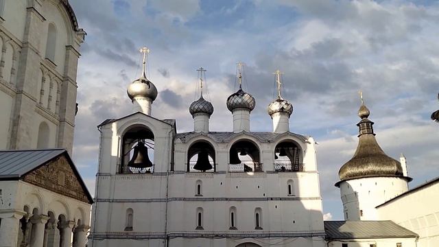 Погребальный звон Ростов Великий 13.08.2023.Изнесение древ честнаго и животворящего Креста Господня смотреть онлайн