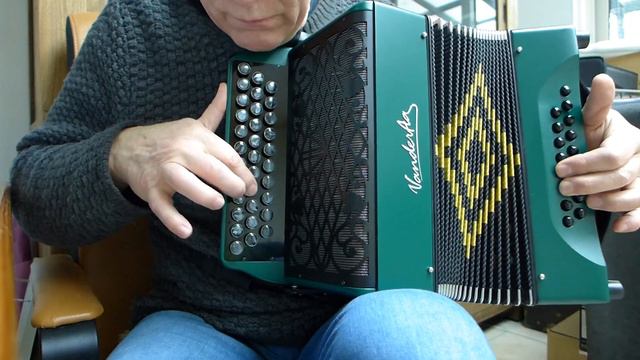 "HAPPY IN SLAVEYKOVO" ON MY FIRST BUILD KARMOSHKA (2) смотреть онлайн