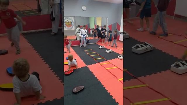 Тренировка у самых маленьких! смотреть онлайн