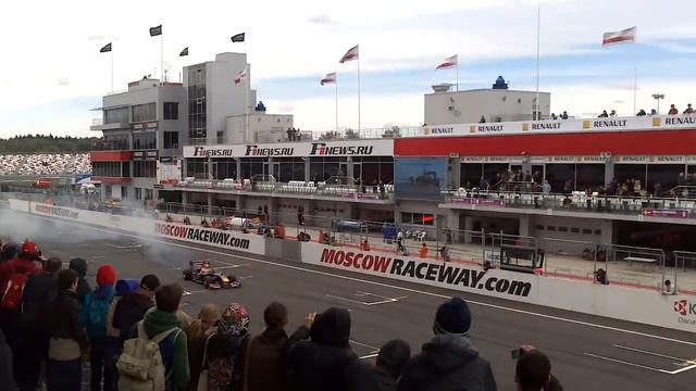 Этап WSR на Moscow Raceway. Пончики Квята на стартовой прямой. смотреть онлайн