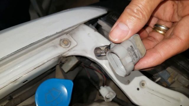 How To Change 1988 1989 1990 1991 Honda Civic CRX HF Si DX Low & High Beam Front Headlight Bulbs смотреть онлайн