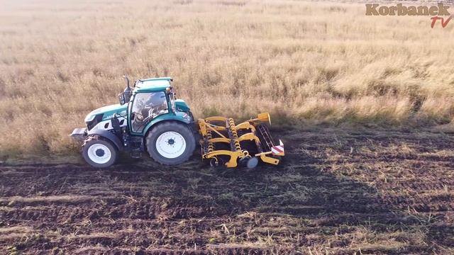 Leszek LIKWIDUJE pole nostrzykowe ? Ciągnik Arbos 5130 Advanced i brona talerzowa Agrisem [Korbanek смотреть онлайн
