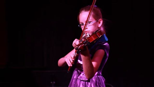 Ms. Larson performing Song of the Wind смотреть онлайн